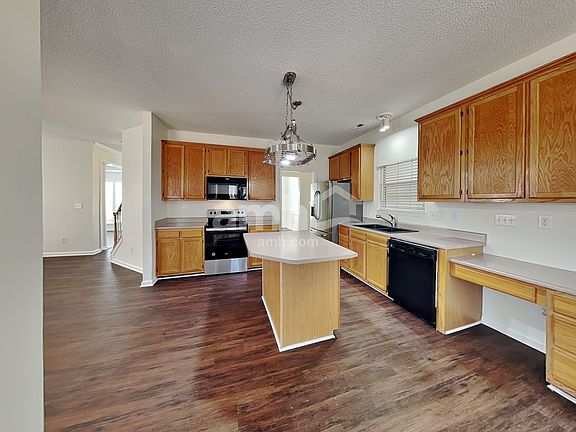 3rd image of 3036 Pinewood Hills Dr