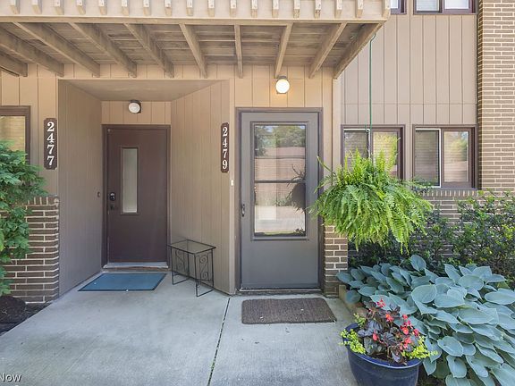 3rd image of 2479 Euclid Heights Blvd
