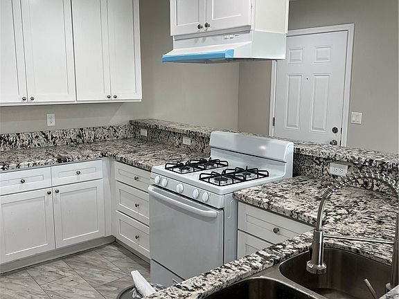5th image of 16550 Olive St #105
