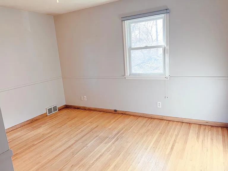 2000 Kentucky Ave S — Photo 10