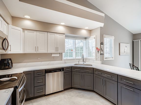 5th image of 8619 Nancy Ln