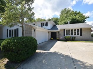 5114 Graham Dr, Lyndhurst, OH