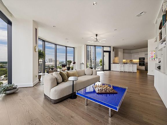 3rd image of 1409 Post Oak Blvd Unit 1102