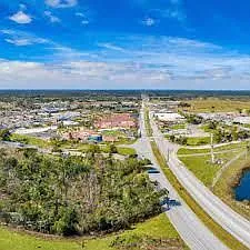 5 bed, 3.0 bath, 2447 sqft, $2,645 — Photo 4
