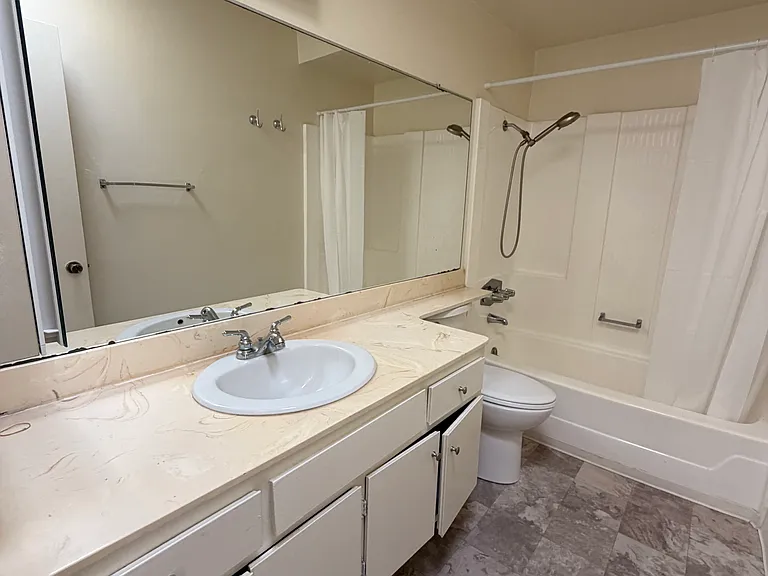 1820 E Del Mar Blvd #208 — Photo 8