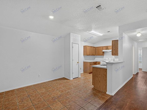 3rd image of 10340 Blackjack Oaks Dr