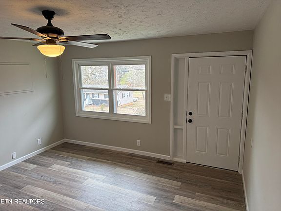 3rd image of 2620 Sunset Ave
