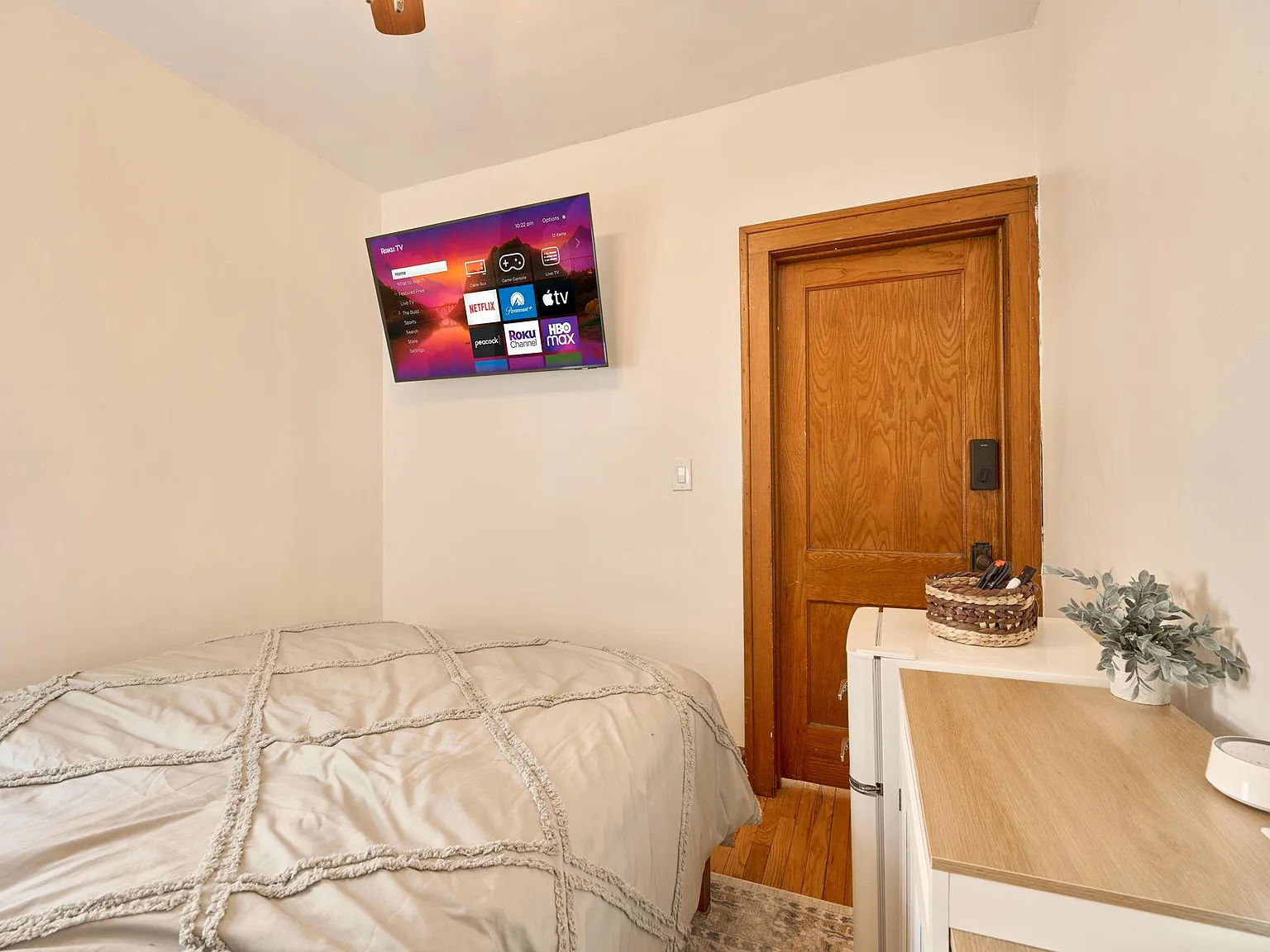 4 bed, 2.0 bath, 1450 sqft, $1,139 — Photo 3