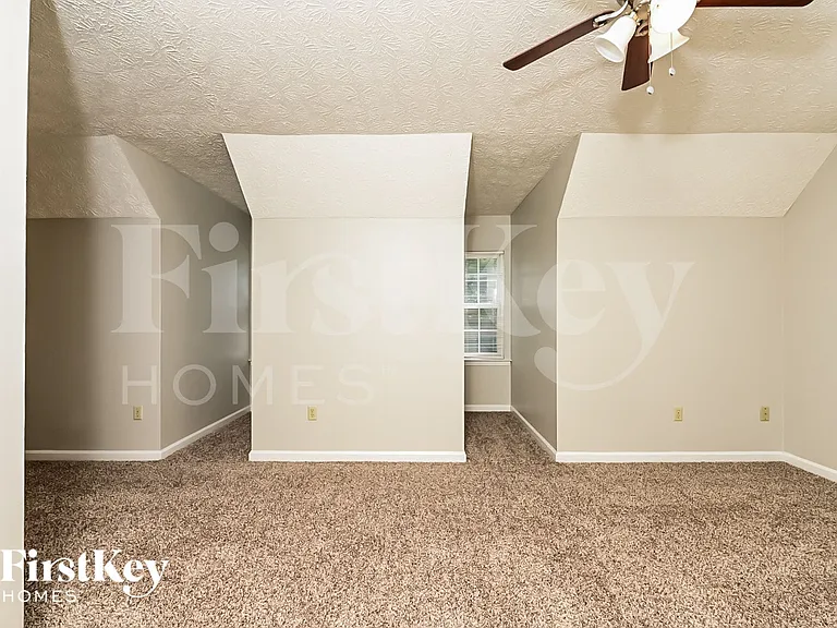 215 Brooks Dr — Photo 12