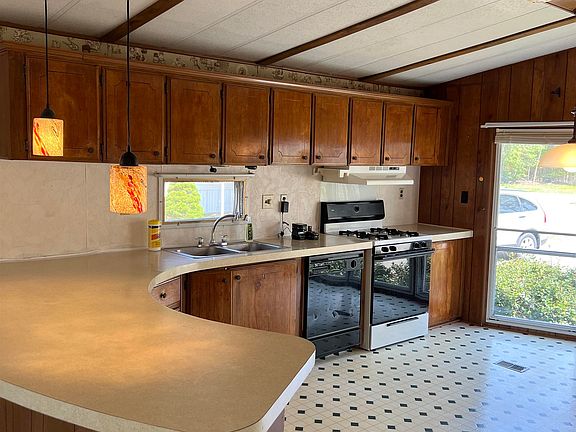 2nd image of 8 Cedar Street