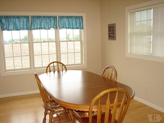 3rd image of 8 Wedgewood Ct
