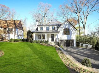 95 Longview Rd, Port Washington, NY 11050