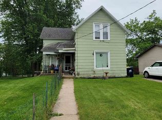 107 W Elroy St, Elroy, WI 53929