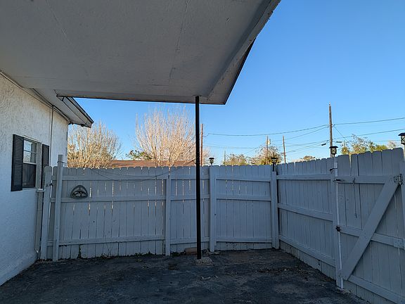 2nd image of 301 W 1st St