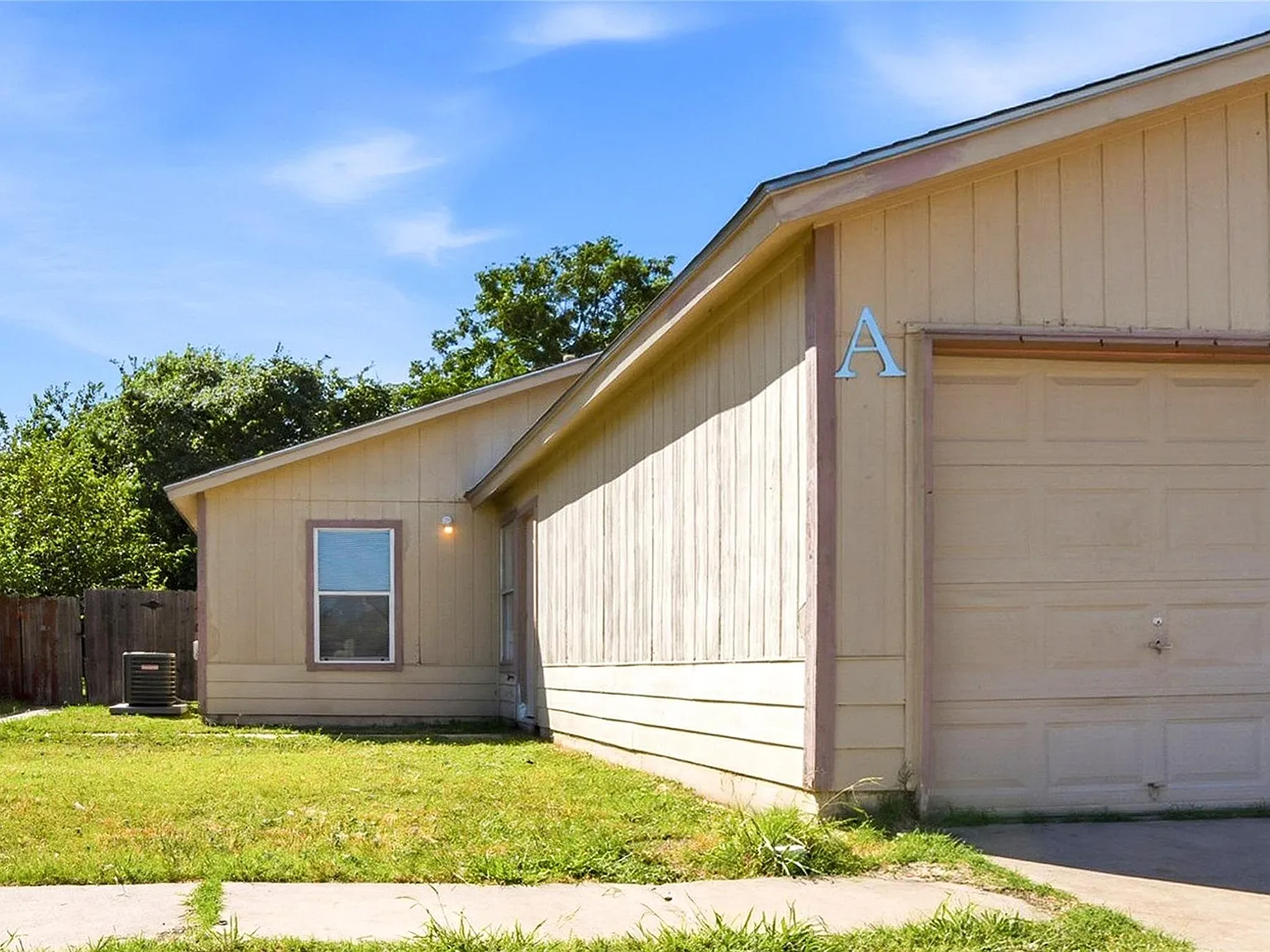 3 bed, 2.0 bath, 957 sqft, $1,450 — Photo 1