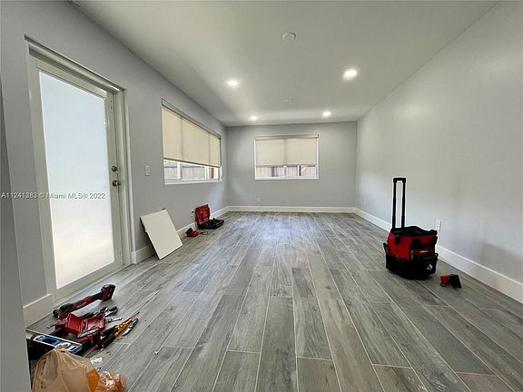 4th image of 2732 NW 16th St #2732