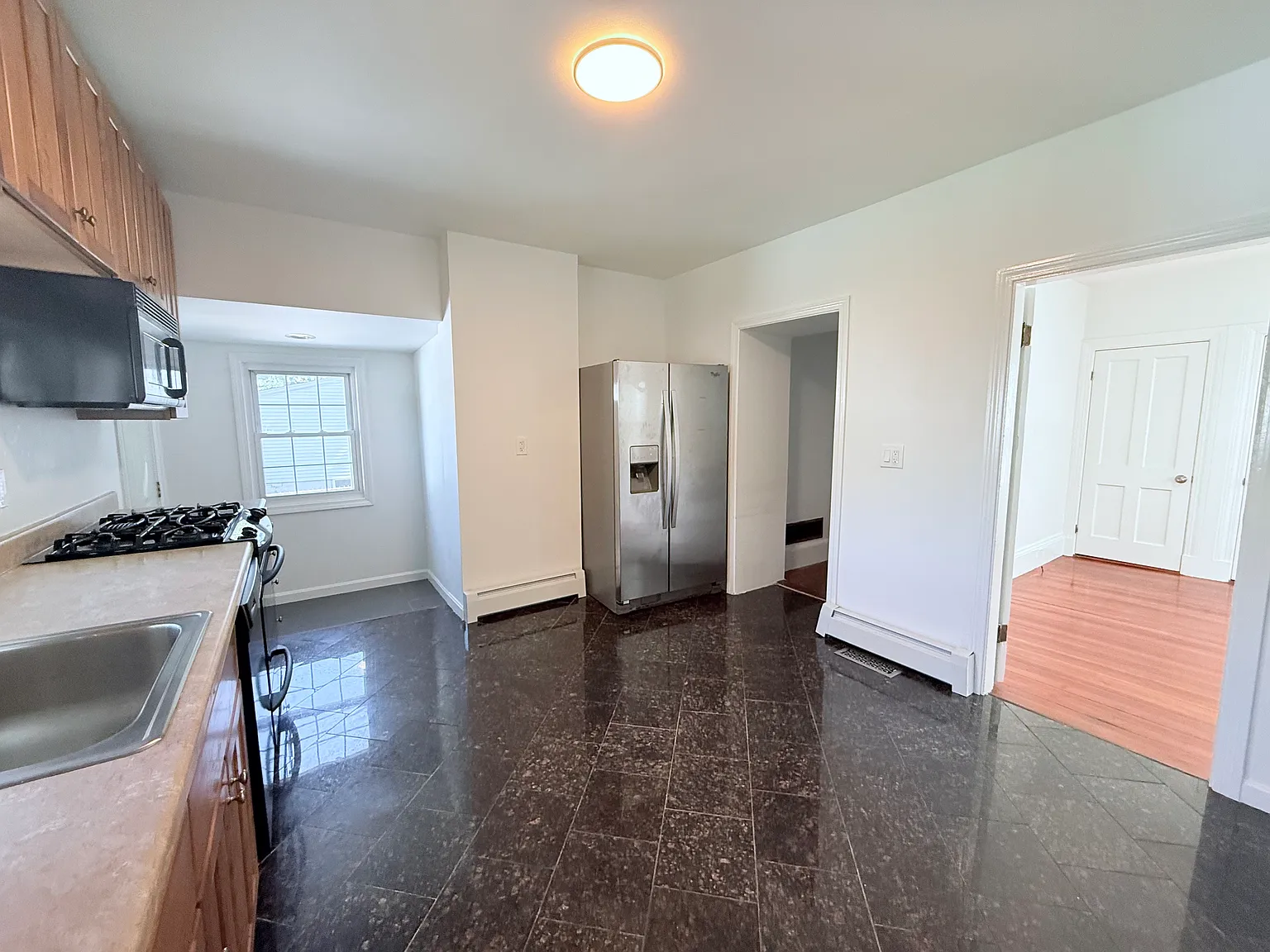 2 bed, 99999 sqft, $2,000 — Photo 3