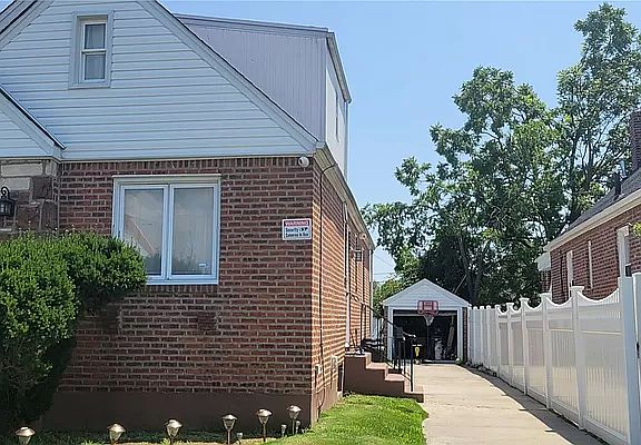2nd image of 186-06 Elmira Ave
