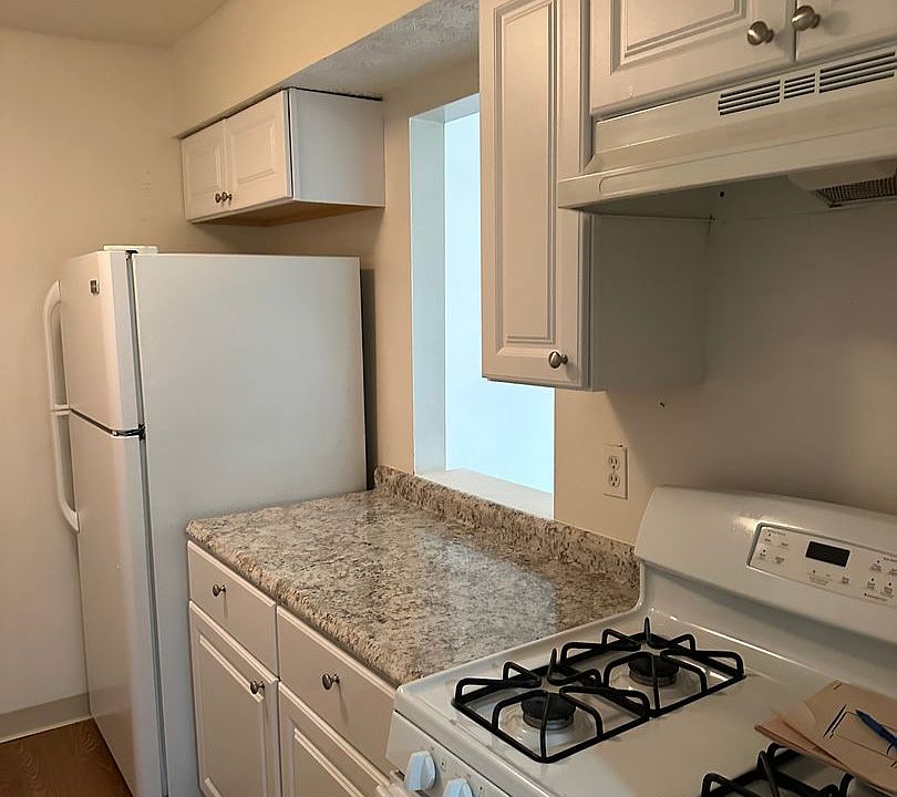 1st image of 101 Lemans Dr #5