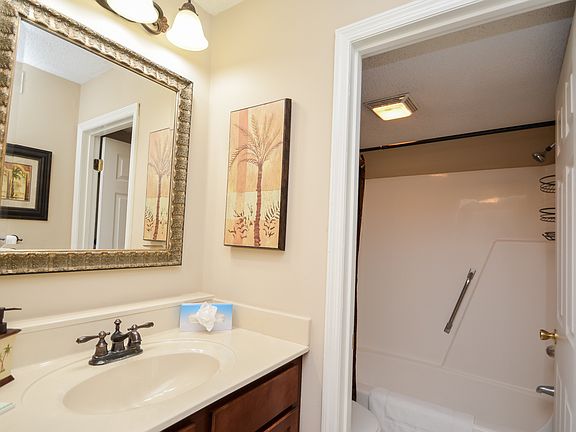 3rd image of 400 20th Ave N APT 205