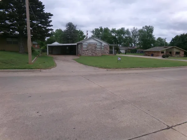 1725 W Spruce Ave, Duncan, OK 73533