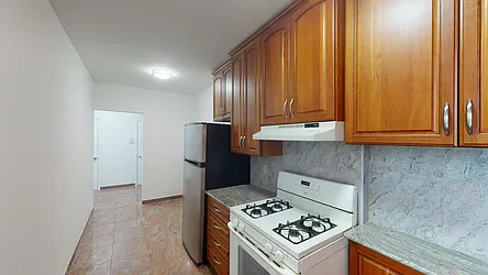 Sold by Thomas Lipovetsky, LREB