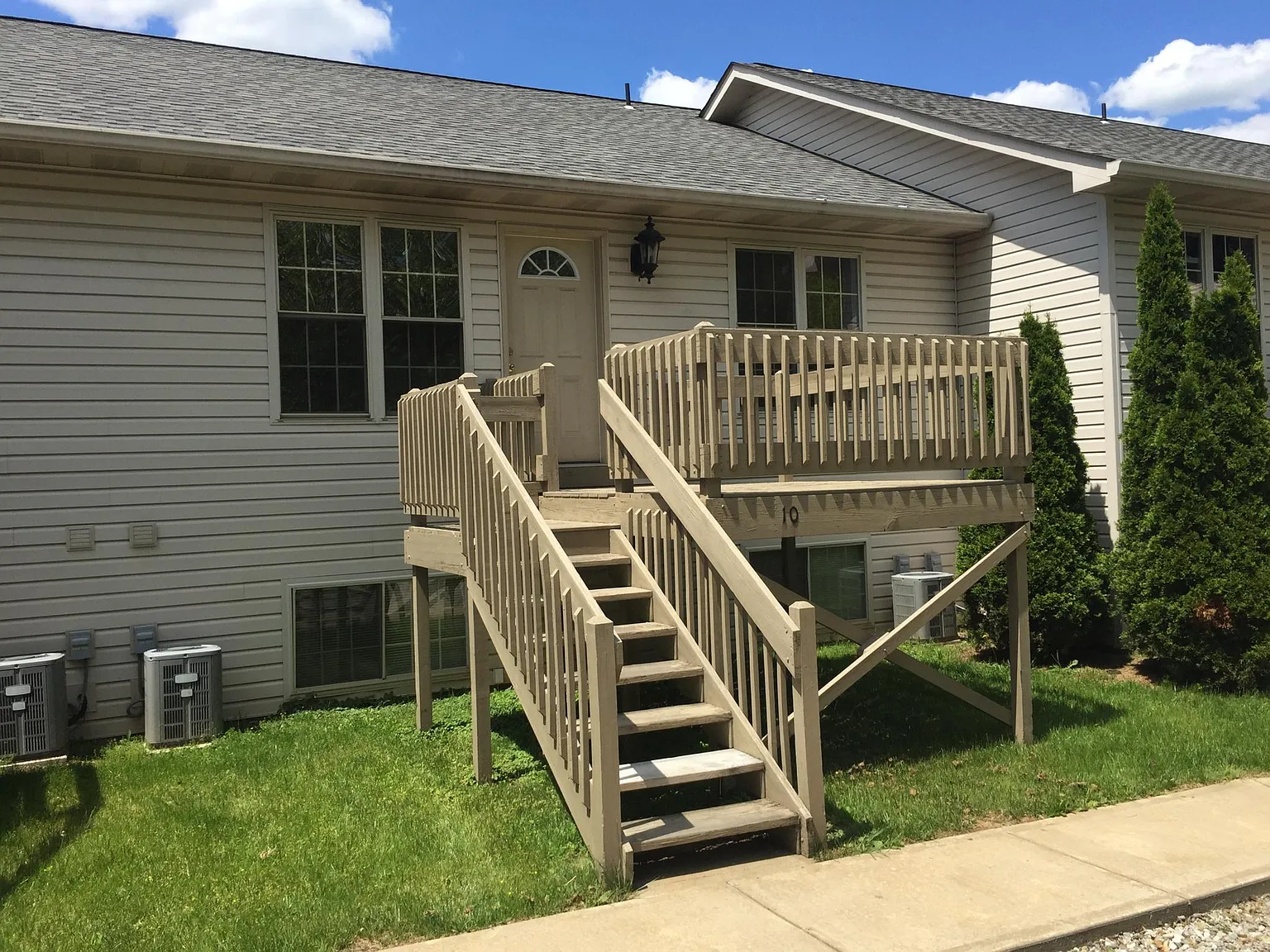 2 bed, 936 sqft, $1,075 — Photo 2