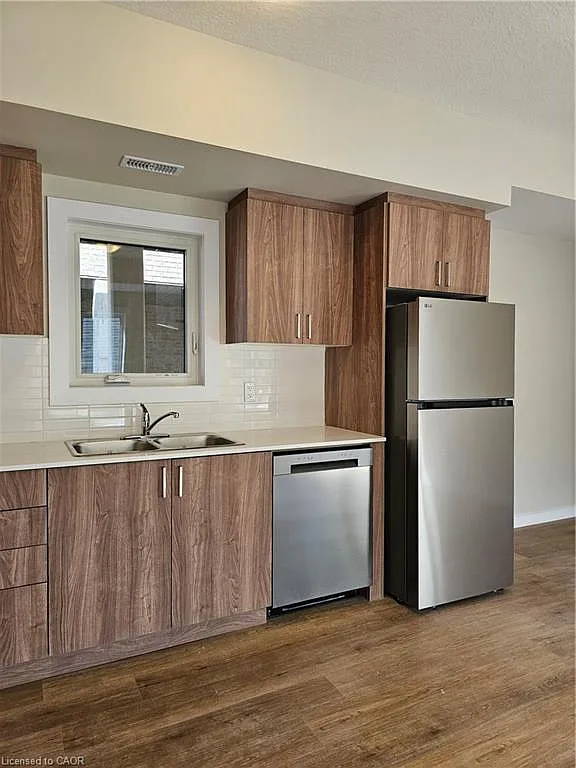 2 bed, 1.5 bath, 885 sqft, $2,300 — Photo 3