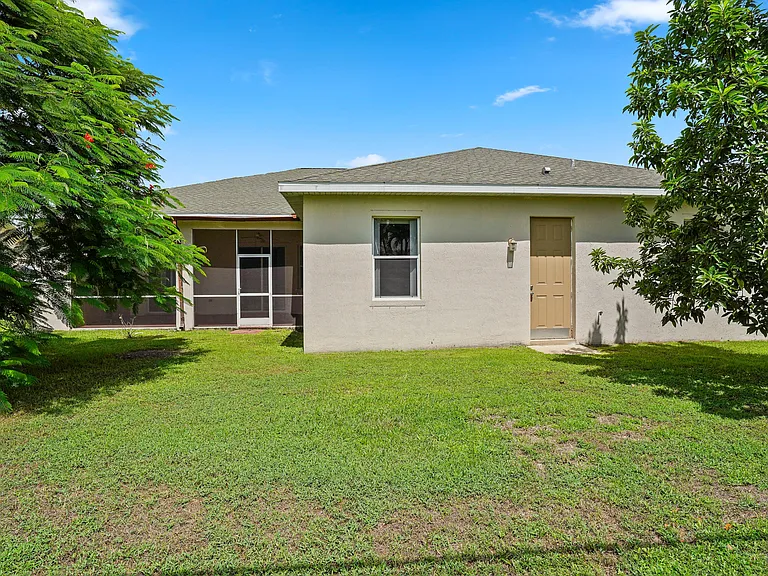 1092 SW Majorca Ave — Photo 7