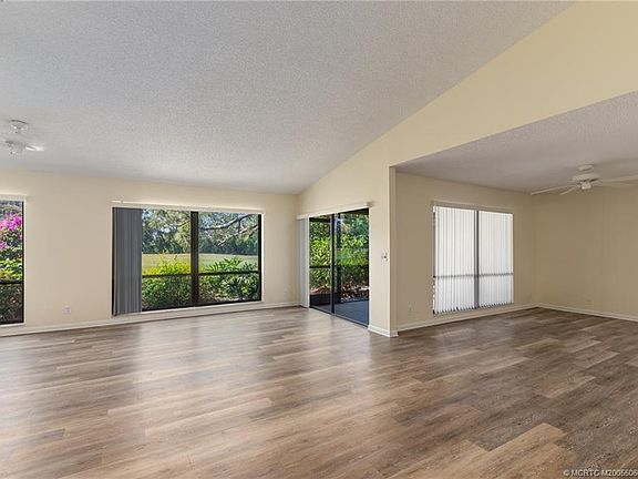 4th image of 2621 SW Egret Pond Cir