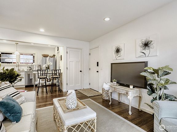 4th image of 535 20th Avenue E #A204