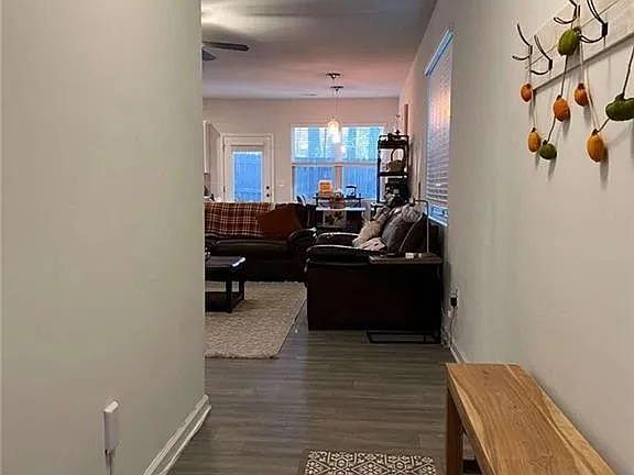 5th image of 36 Laurel Dr E