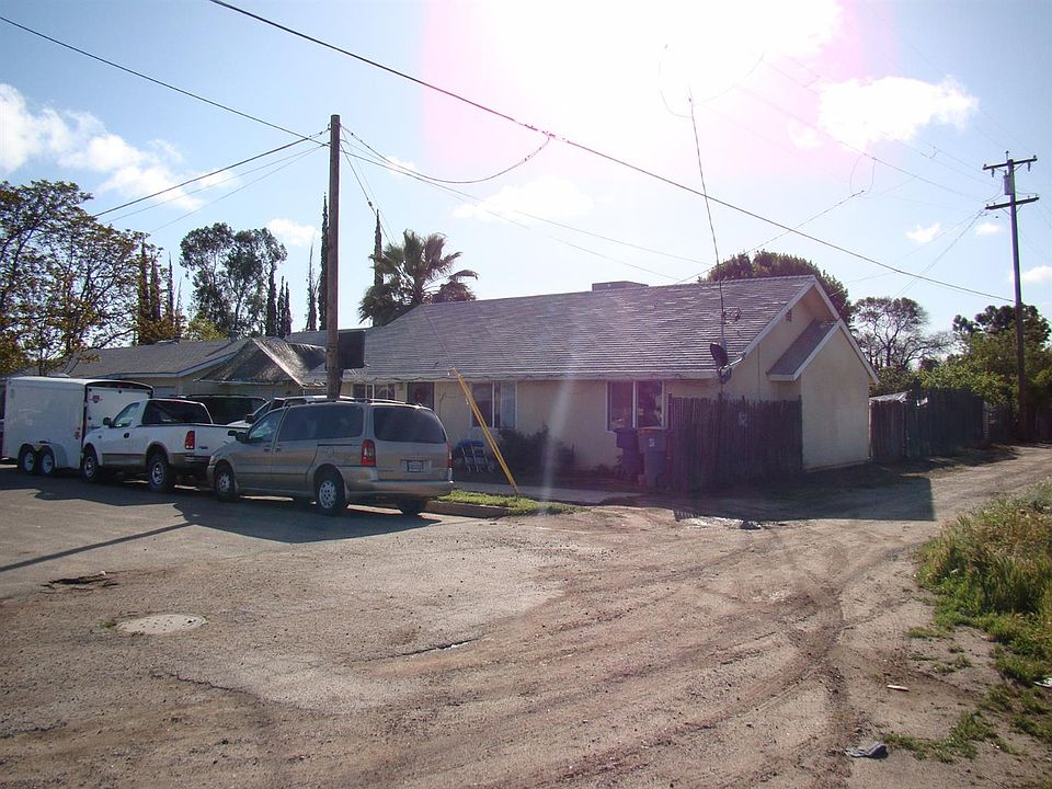 2nd image of 120 E 12th St