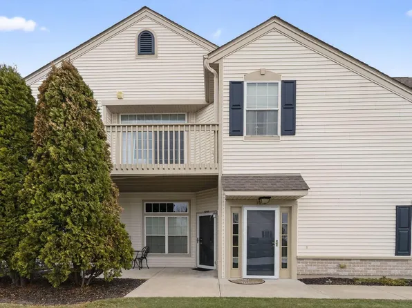 1052 Stratford COURT #201, Racine, WI 53406