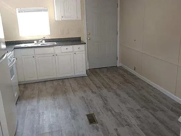 927 5th Ave SW - 929 — Photo 3