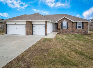 204 E Garnet Dr, Republic, MO 65738