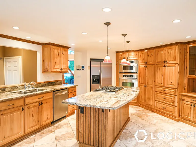 2298 E Oak Leaf Way — Photo 8