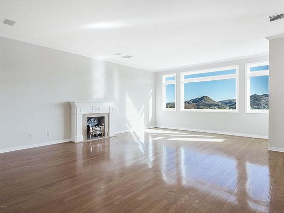 3rd image of 2438 Waldemar Dr