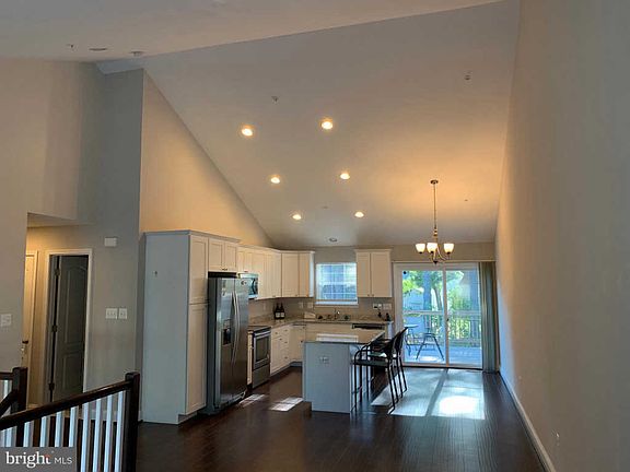 5th image of 115 N Meadow Dr