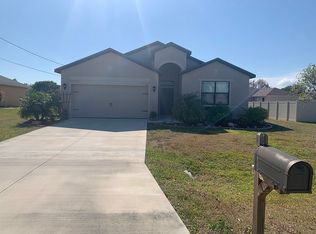1714 SW 9th Pl, Cape Coral, FL 33991