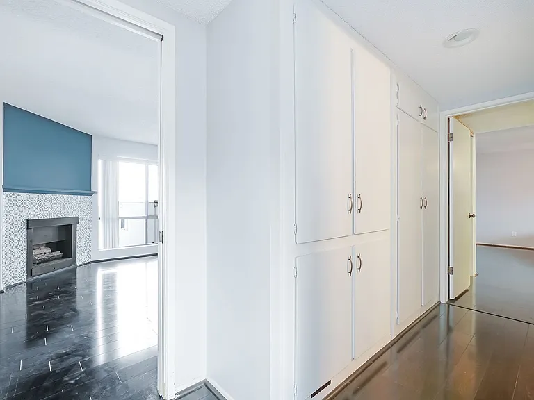 665 W 24th St #315 — Photo 11