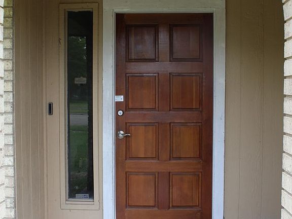 2nd image of 1909 Shoemaker Dr