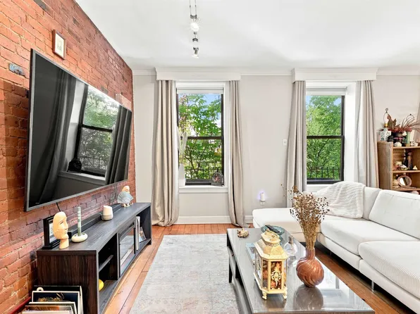 603 1st St #2, Hoboken, NJ 07030