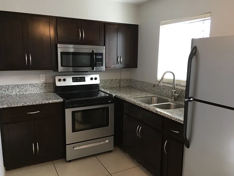 1123 S Casino Center Blvd — Photo 2