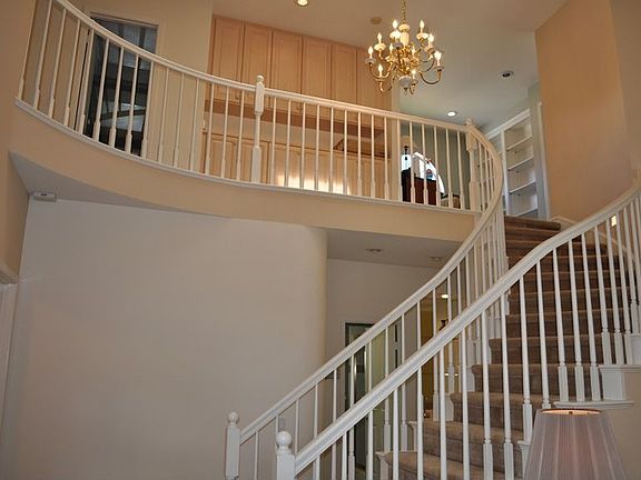 4th image of 1715 Blossom Ct