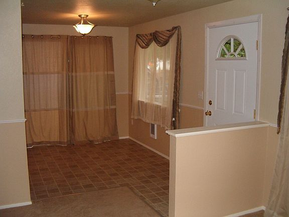 Entry- open and spacious