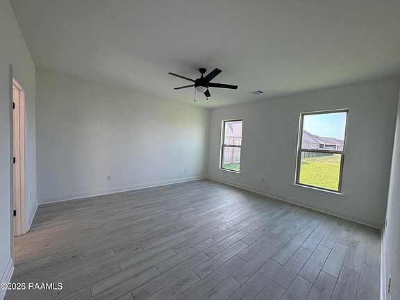 3rd image of 601 Breck Ave