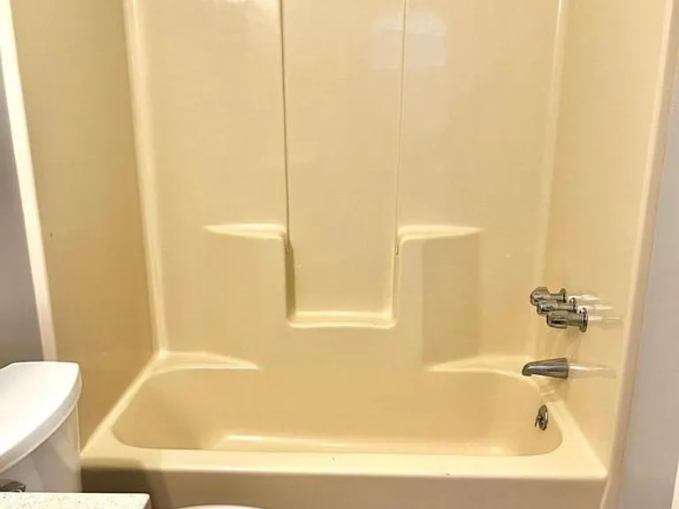 706 Cambridge Ct — Photo 19