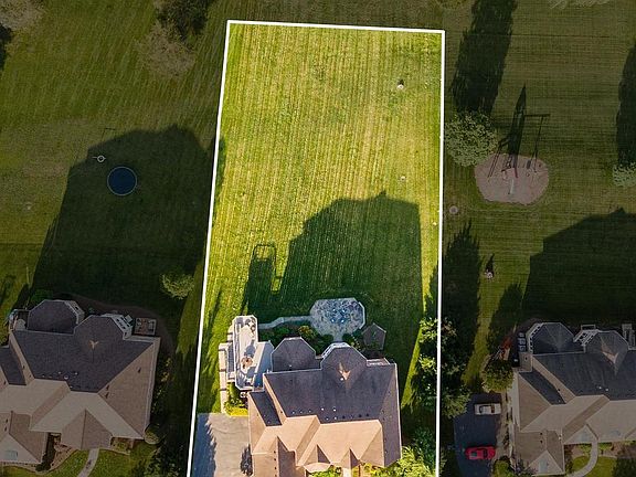 3rd image of 20550 Wildbrook Ct