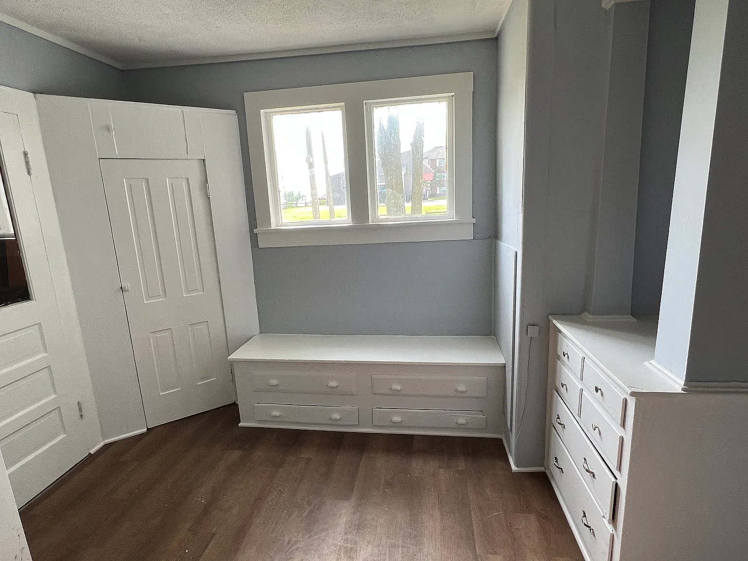 5 bed, 2000 sqft, $1,650 — Photo 4